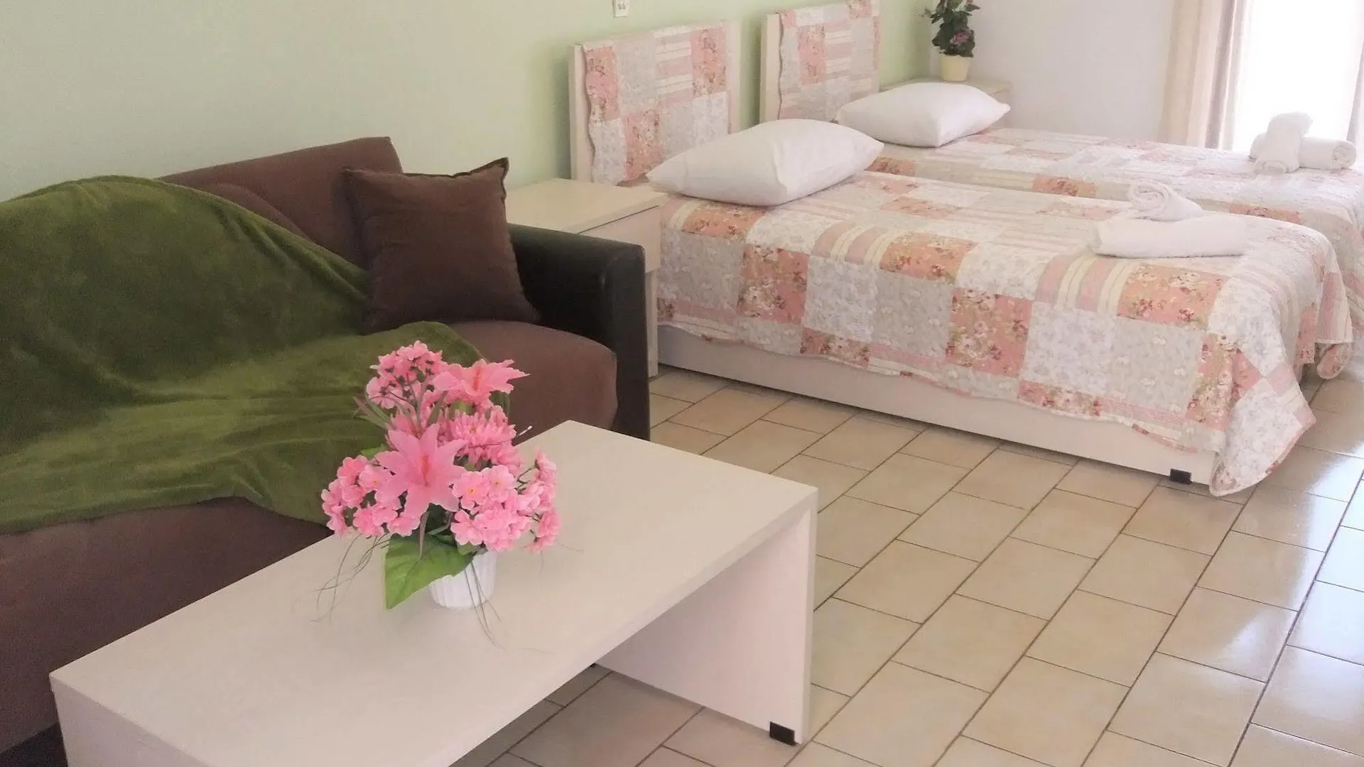 Byron Hotel Αργοστόλι Ξενοδοχείο με διαμερίσματα