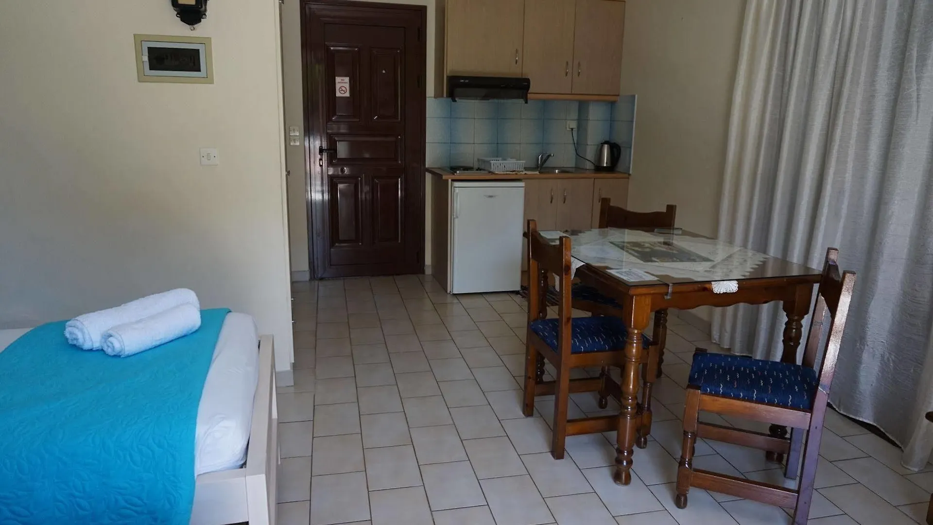 Byron Hotel Αργοστόλι Ξενοδοχείο με διαμερίσματα